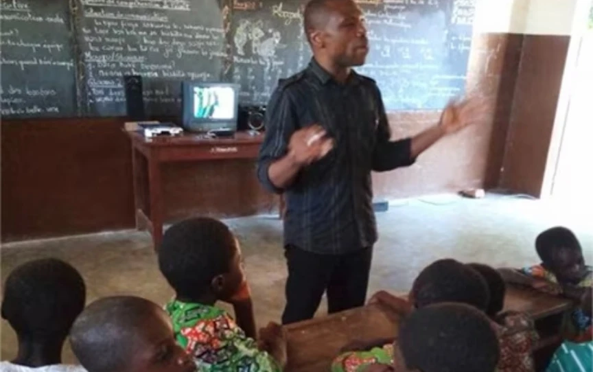 Teacher teaching students
